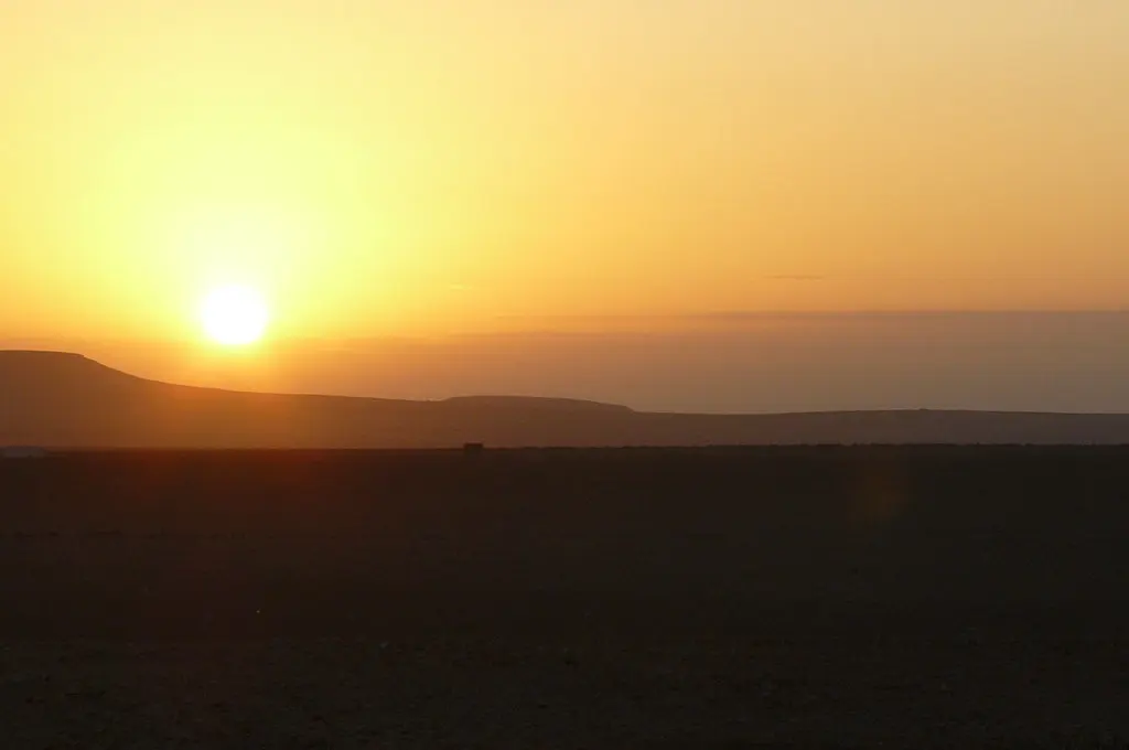 Sonnenaufgang über der marokkanischen Landschaft